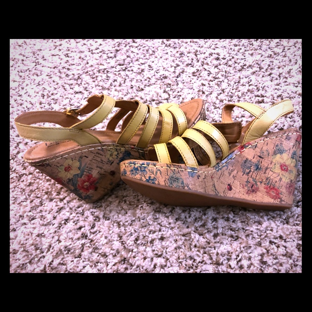 Shoe